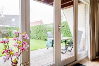 Gekraagde Roodstaart I Bungalow met Fijne Groene Tuin - 3