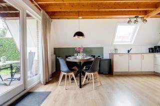 Gekraagde Roodstaart I Bungalow met Fijne Groene Tuin - 6