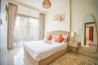 Cozy Retreat with Burj Views by Bnbeyond - 8