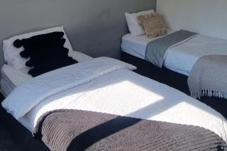 Doncaster-House-Sleeps8-Parking-Garden - 8