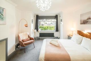 Spacious 1BR Flat in Wanstead: Garden & Comfort - Londra - 0