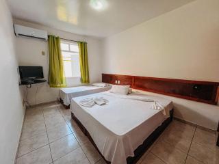 Flat frente praia de Taperapuã, atravessou a rua está na praia, com piscina, sauna e café da manhã como cortesia - 9