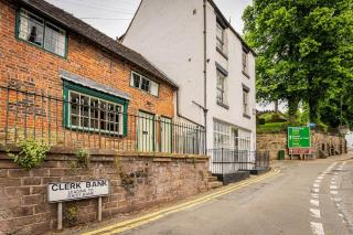 Carol's Cottage - Leek - 9