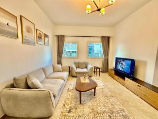 Cozy Family-Friendly 2BR in JVT - 8