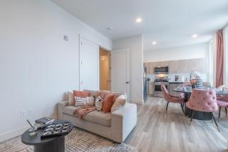 Rosy Retreat with NYC Views by the train, Free Parking, 3 beds, 20 Percent OFF 7 days - 6