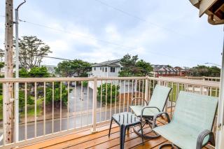Walk to Lincoln City Beach Townhome with Balconies! - Lincoln City - 9
