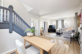 Walk to Highland Square, Sleeps 8 - Akron - 9