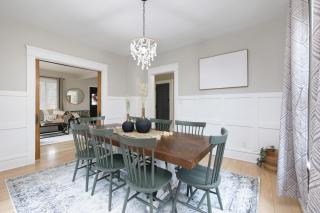 Walk to Highland Square, Sleeps 8 - 8