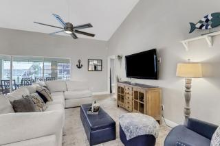 Cape Escape-Canalfront, Dock, Gulf Access, Pool, Spa, Lanai, - Cape Coral - 5