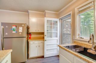 Easy Access to I-77 and I-20 Columbia Duplex! - Columbia - 5