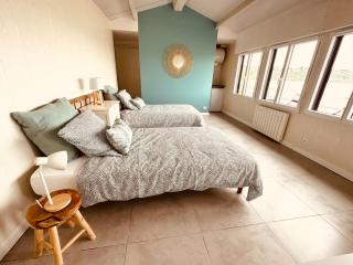 Maison pieds dans l'eau d'exception en Bretagne ! - 1