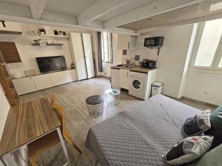 GregBnb - Studio Mezzanine - PARKING INCLUS - CLIMATISÉ - 15min Gare - Toulon - 5