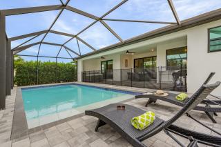 Heated Pool, Hot Tub, Outdoor Oasis - Villa Salt Life - Roelens - Cape Coral - 8