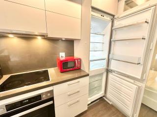 Condo in Yorkville - Newly Furnished Luxury Unit - 1