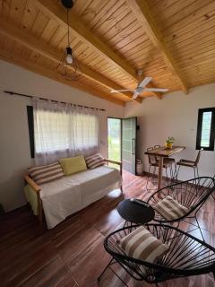 Cabaña tranquila y gran parque ideal para parejas - Villa Anizacate - 0