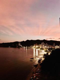 La mejor vista de la ciudad con salida a la playa! - Gaira - 9