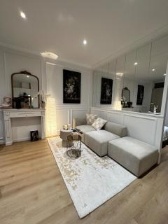 Charming Apartment in Saint-Gilles, Brussels, Perfect Getaway - Bruxelles - 0