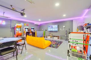 Mid-Century Lakeland Home with Game Room! - 9