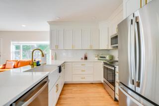 Mid-Century Lakeland Home with Game Room! - 2