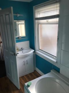 Darlington Delight - Spacious 3 Bedroom House - Darlington - 3