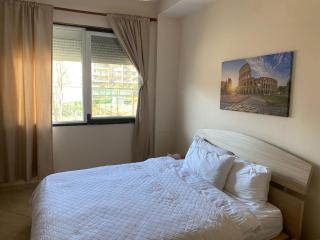 Cozy Apartment with lake View - Tirana - 2
