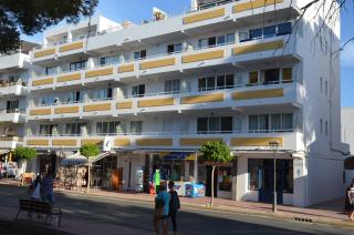 Pujols 15 - Food, Fun & Sea Nearby - 0