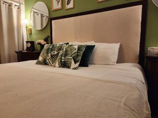 3BR Oasis with Pool in Cocoa - 4