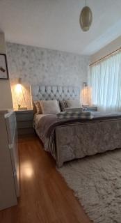 Cosy Bedroom Ensuite - Croydon - 0