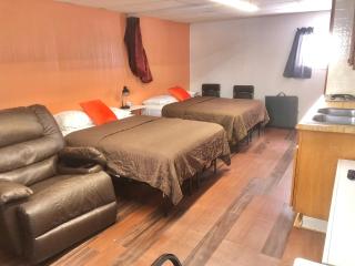 Town N' Country Motel, 1 block to Bar, Cafe, Gas - Canistota - 9