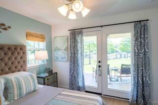 Pelican Estates Lake House at Cedar Creek Lake - - 2