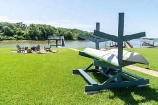 Pelican Estates Lake House at Cedar Creek Lake - - 6