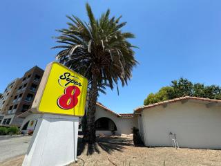 Super 8 by Wyndham San Jose Airport - 4
