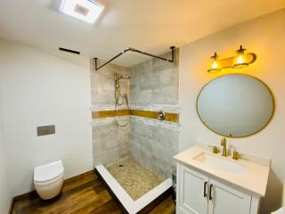 STUNNING RENOVATED 4BR House - Southington - 9