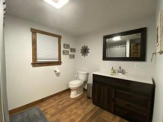 STUNNING RENOVATED 4BR House - 8