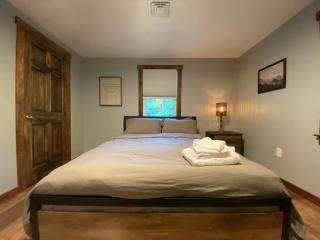 STUNNING RENOVATED 4BR House - 2