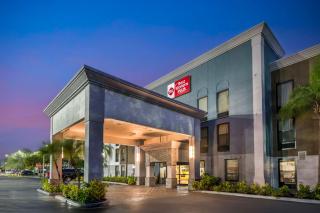 Best Western Plus Universal Inn - Newly Renovated! - Orlando - 0