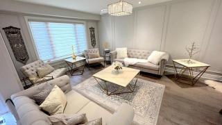 Luxury Modern Retreat, Sauna, Theatre, Pool Table - Mississauga - 3