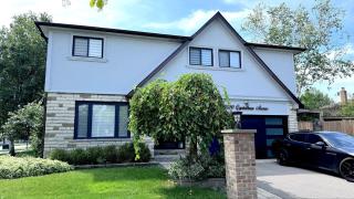 Luxury Modern Retreat, Sauna, Theatre, Pool Table - Mississauga - 8