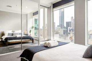 Bright, Luxury Penthouse with Amazing Views - Melbourne - 8