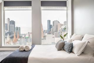 Bright, Luxury Penthouse with Amazing Views - Melbourne - 4