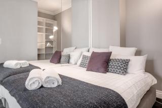 Bright, Luxury Penthouse with Amazing Views - 3