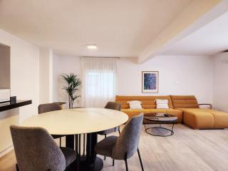 The 7th Haven - 1 BR Apartment Gemayze - Beirut - 6