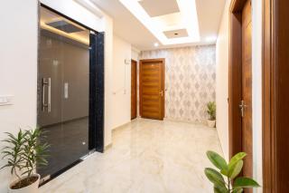 Hotel Gill Comfort Inn - Close to MEDANTA, ARTEMIS AND FORTIS HOSPITAL - Gurgaon - 2