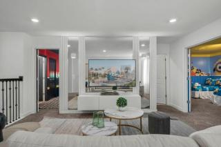 2912 Storey Lake, novo, 24 hóspedes, 9 quartos, piscina e vista para o lago - 3