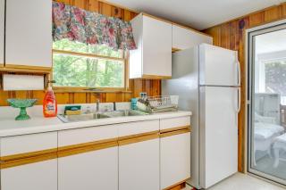 Lake Stinson Cottage with Sunroom and Shared Dock! - Rumney - 3