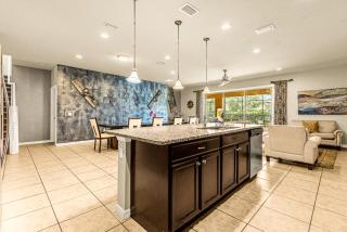 Dream Getaway Modern 9-Bedroom Vacation Home - Kissimmee - 6