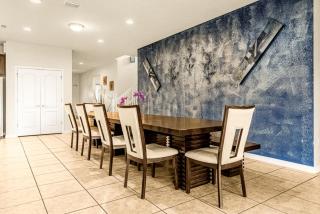 Dream Getaway Modern 9-Bedroom Vacation Home - 1