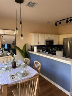 Spacious Family Retreat with Pool, 15 Min to Disney and Parks - 3