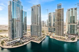 GuestReady - Stylish haven with lake views - 1