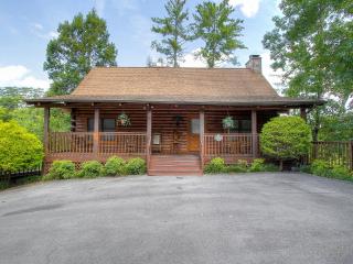 AWESOME game room, hot tub, very close to Pigeon Forge ParkwayCozy 6 bedroom! - 5